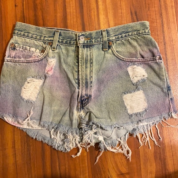 UO Levi Shorts - Picture 1 of 4